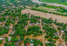 Trabajan en la rehabilitación de carreteras afectadas por las inundaciones en el norte de Veracruz