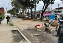 Obra en Araucarias, Xalapa, estrangula vialidad y deja pérdidas a comerciantes