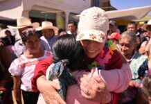 Rocío Nahle lleva apoyos alimentarios a Texcatepec; garantiza reapertura de caminos y recuperación de cultivos