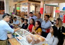 Daniela Griego dialogó con locatarios del mercado Adolfo Ruíz Cortines “La Rotonda”