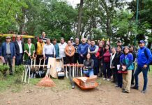 Daniela Griego participa en reactivación de ruta del Servicio Urbano de Xalapa y entrega herramientas para mantenimiento de área verde