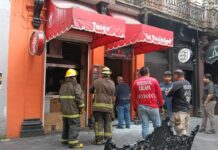 Incendio por cortocircuito en taquería del centro de Xalapa desata movilización