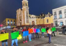 Extrabajadores de ingenio San Nicolás protestan en Xalapa; reclaman pagos