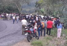 Protestan en Fiscalía para exigir justicia por volcadura donde falleció Celeste