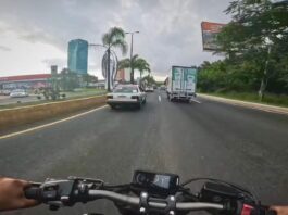 Critican a motociclista de Xalapa que graba y presume maniobras a 170 km/h