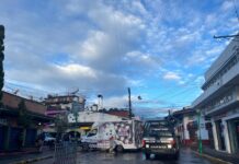 Retiran ambulantes ante llegada de parquímetros en Coatepec