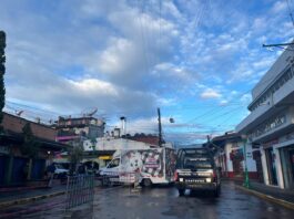 Retiran ambulantes ante llegada de parquímetros en Coatepec