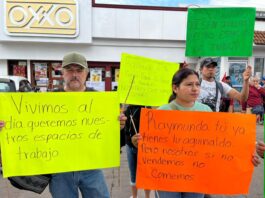 Antorchistas marchan en Coatepec tras desalojo de ambulantes