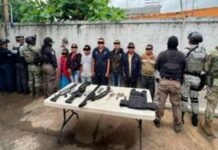 FGR detiene a 7 personas y asegura armas, cargadores, cartuchos y un inmueble en Texistepec