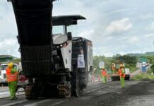 Refuerza SICT la conservación carretera con trenes de repavimentación en Veracruz