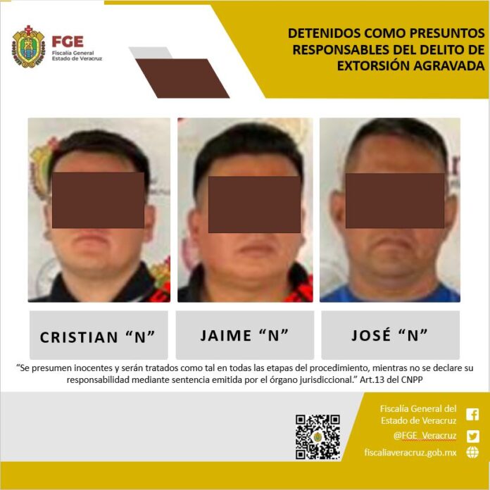 policías