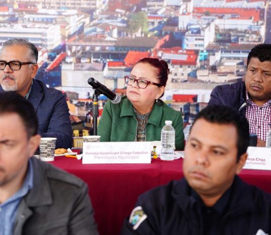 Llega jornada itinerante del Día del Pueblo a la colonia El Moral de Xalapa; se registró copiosa asistencia de vecinos