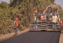 Obra por obra y en territorio, Rocío Nahle verifica la calidad de carreteras