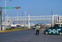 Cierra Ayuntamiento de Veracruz acceso a vehículos pesados en el Puente Morelos para evaluación estructural