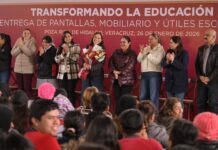 Con enfoque humanista, Rocío Nahle inicia entrega de útiles escolares a municipios afectados de la zona norte