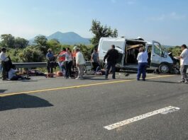 Chocan morenistas que viajaban evento de Claudia Sheinbaum en Cardel; reportan muertos y heridos
