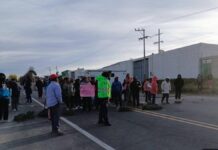 Bloqueo total en la autopista Xalapa-Perote: padres exigen docentes