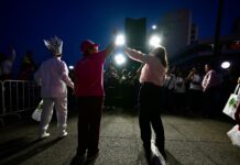 Carnaval de Veracruz, el mejor del país: Rocío Nahle; Mon Laferte se apodera de la Macroplaza