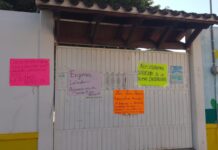 Papás toman kínder en Jalcomulco; exigen intendente y profesor de Educación Física
