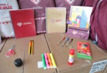 Entrega SEV más de 10 mil útiles y mochilas en municipios de la Huasteca