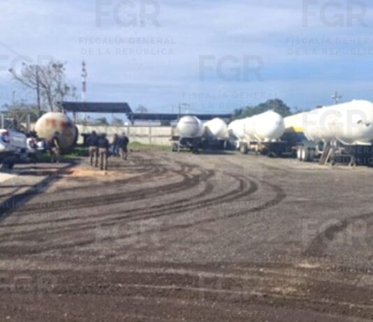 FGR integra investigación por el aseguramiento de 149 vehículos y más de 82 mil litros de hidrocarburo en Minatitlán
