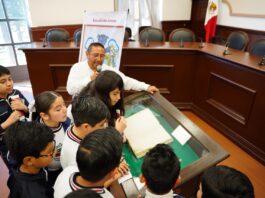 Alcaldesa dialogó con la niñez; conocieron la historia del Palacio Municipal y el trabajo del Cabildo