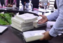 OPLE Veracruz realizó el sorteo y la entrega del tanto de la Lista Nominal de Electores definitiva con fotografía a las representaciones de los partidos políticos