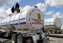 En cateo, asegura FGR 73 mil litros de hidrocarburo, vehículos y semirremolques, en Medellín de Bravo