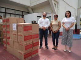 Entregan Gobierno de Coatzacoalcos y DIF Municipal desayunos calientes a más de mil estudiantes