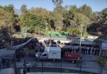 Colapso de gradas deja 18 estudiantes heridos en Facultad de Derecho de la UV