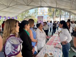 Feria Por la salud de todas acerca servicios médicos y orientación a mujeres