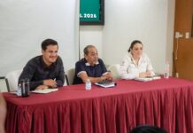 Gobierno de Veracruz acuerda apoyo a pescadores afectados por hidrocarburo en Laguna de Carrizal