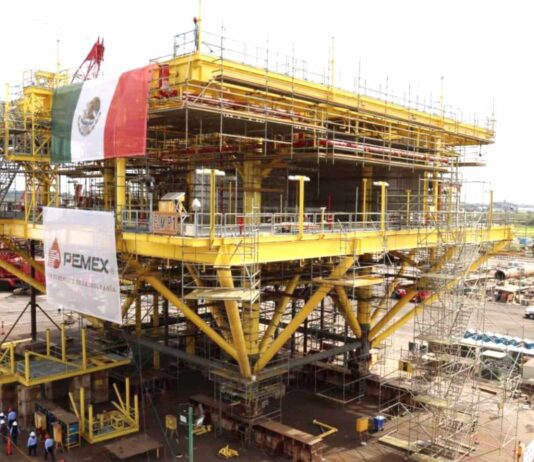 El petróleo es poder / Pablo Jair Ortega