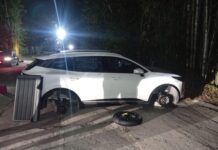 Roban llantas a comensal en estacionamiento de restaurante, en Xalapa