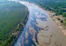 Llegada masiva de residuos petroleros amenaza acuíferos de Veracruz