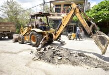 Roberto San Román da banderazo a rehabilitación de la calle Galeana en El Rastro