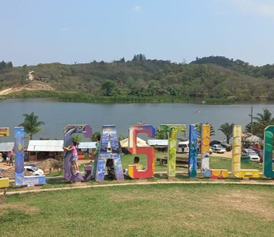 El Castilo, un caso de oportunismo político / Hora cero