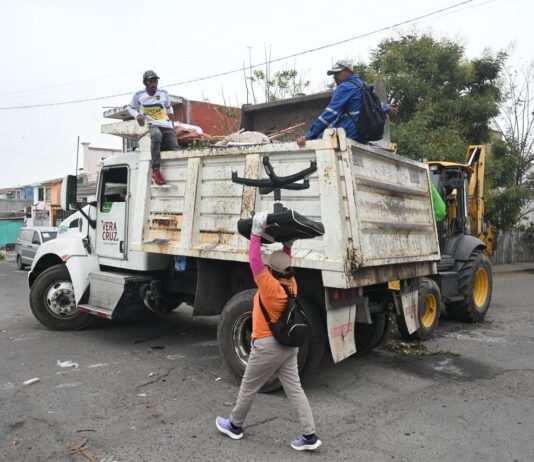 Recolecta Ayuntamiento de Veracruz 153 toneladas de desechos en Domingo de Descacharrización en Geo Los Pinos