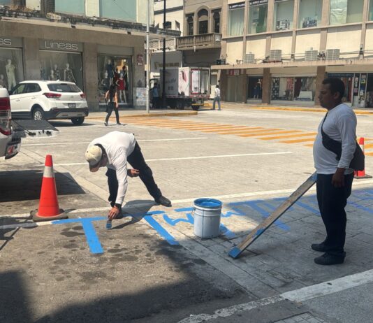 Habilita Ayuntamiento de Veracruz espacios para motocicletas en el Centro Histórico
