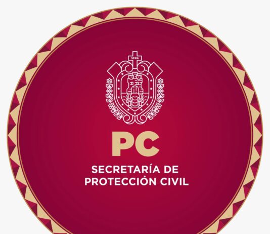 Gobierno del Estado atiende accidente vehicular en la autopista Isla–Acayucan
