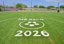 Supervisa alcaldesa de Veracruz construcción de canchas de futbol en el municipio