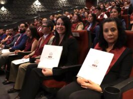 Egresados del Consorcio Clavijero reciben Actas de Recepción Profesional y de Grado