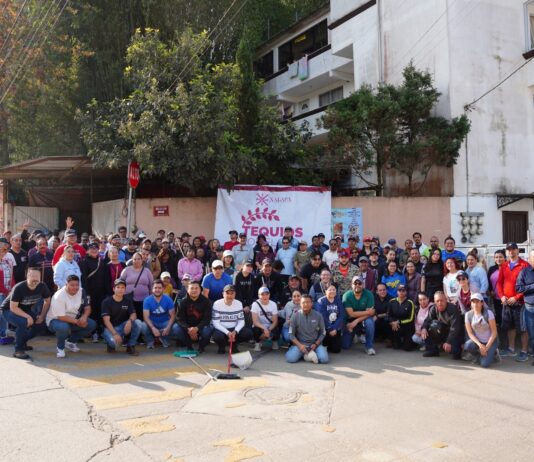 Daniela Griego, al frente del Tequio dominical; también realizó recorrido en la colonia Mártires de Chicago