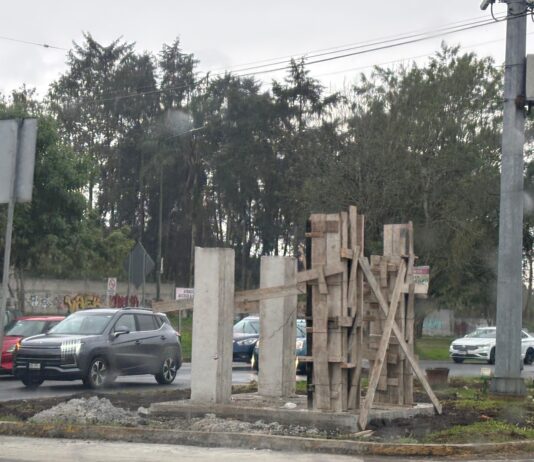 Construyen escultura en honor a las mujeres cafetaleras de Coatepec