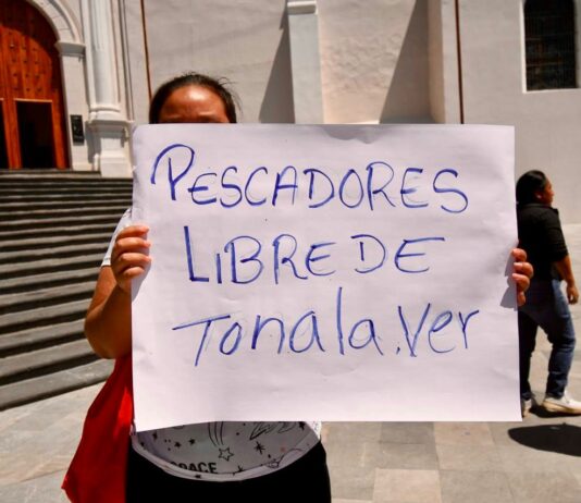 Pescadores de Agua Dulce protestan en Xalapa; denuncian exclusión de apoyos