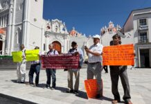 Crisis en el Ingenio San Gabriel; jubilados protestan en Xalapa por adeudos de hace 17 años
