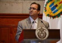 El peso de una noche muy larga / Bernardo Gutiérrez Parra