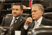 Un lugar entre distinguidos traidores / Bernardo Gutiérrez Parra