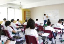 Retornan a las aulas más de 1.6 millones de alumnos en Veracruz