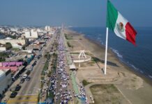 Conmemoran en Coatzacoalcos el Día del Trabajo con desfile y acto cívico